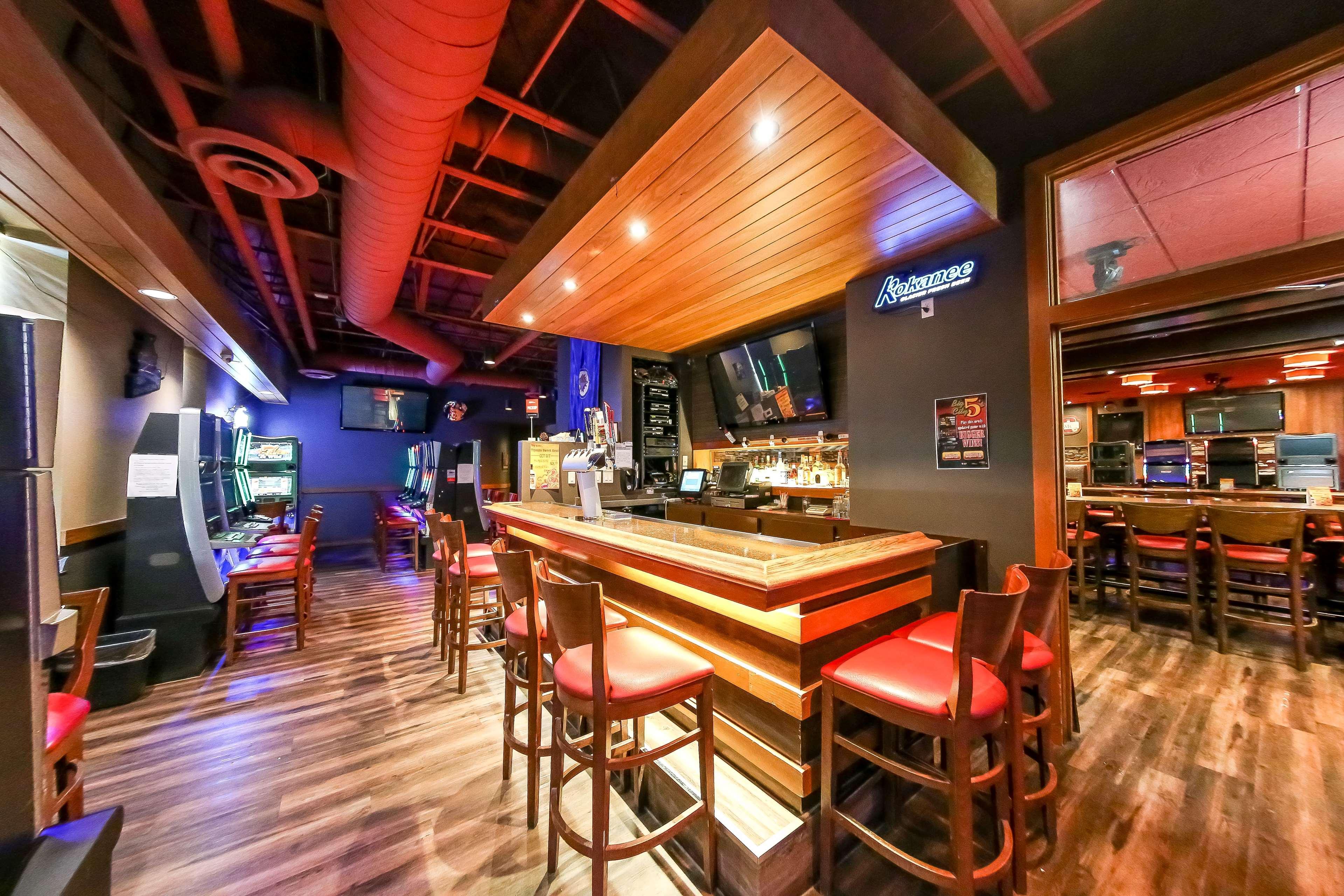 温尼伯 豪生国际快捷旅馆酒店 外观 照片