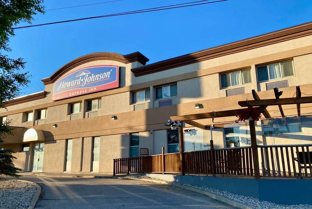 温尼伯 豪生国际快捷旅馆酒店 外观 照片
