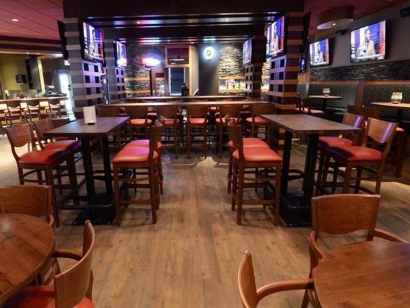 温尼伯 豪生国际快捷旅馆酒店 外观 照片